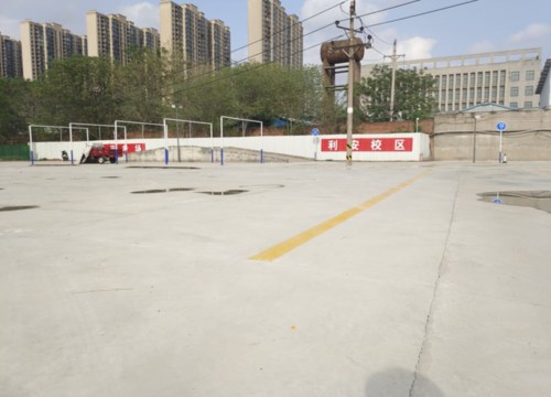 利安驾校